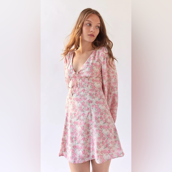 Urban Outfitters Kiss The Sky floral long sleeve Mini Dress size large - Picture 1 of 9